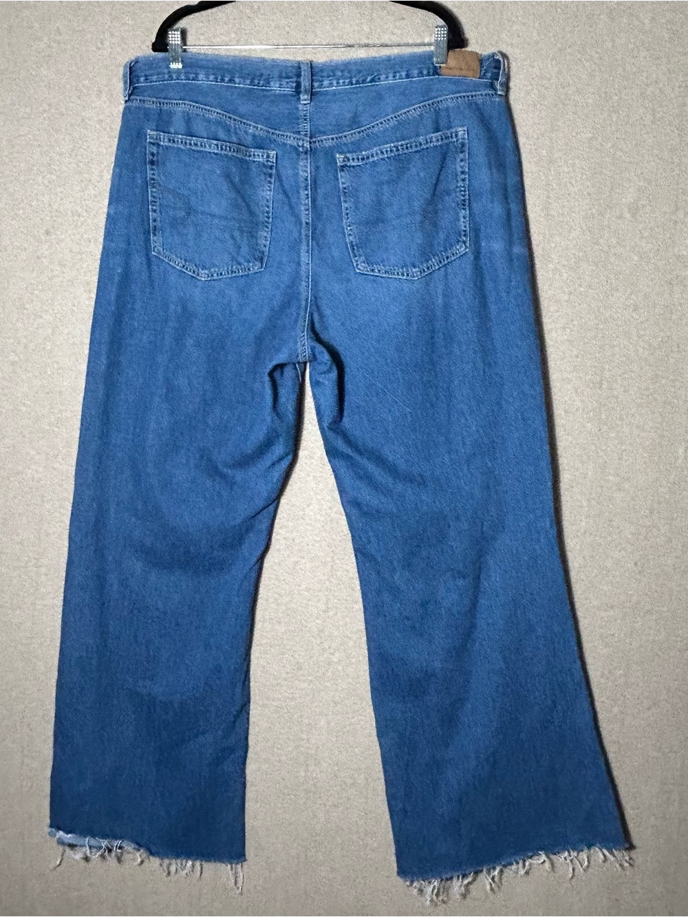 American Eagle Low‎ Rise Baggy Flare Jeans Womens 18R  Raw Hem Whiskered Denim - Picture 5 of 16
